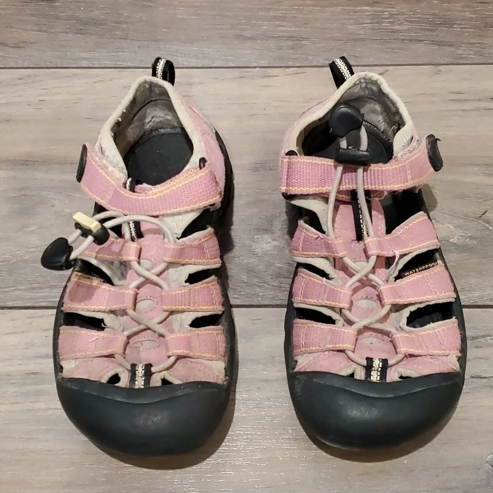 KEEN kids girl outdoor hiking shoes Sandals sz 8.5